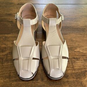 Journee Collection Women's Tan Strap Sandals Size 7.5